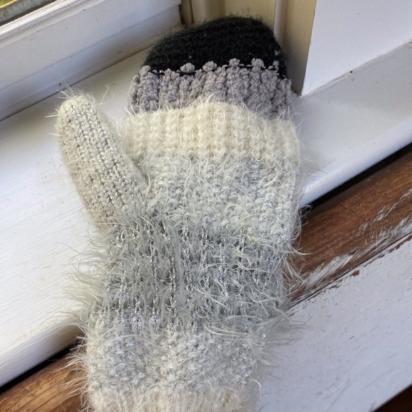 Anthropologie Fleece Lined Fuzzy Mittens - Picture 2 of 5